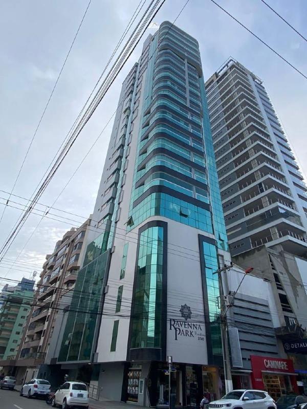 Apartamento à venda no Meia Praia: 