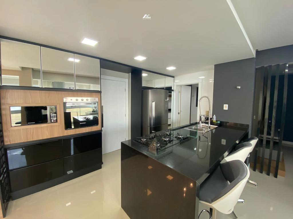 Apartamento à venda no Meia Praia: 