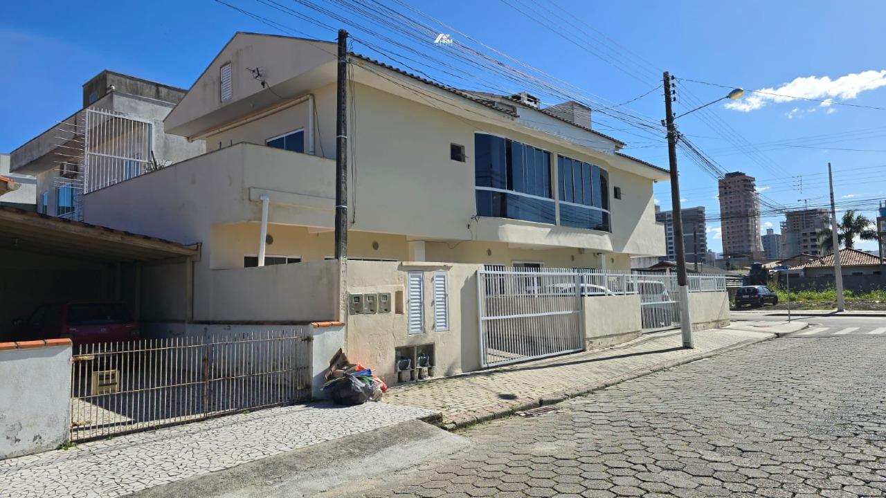 Terreno à venda no Perequê: 