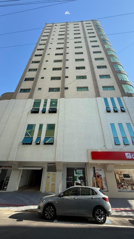 Apartamento à venda no Meia Praia: 