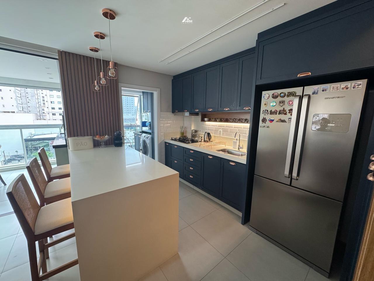 Apartamento à venda no Meia Praia: 