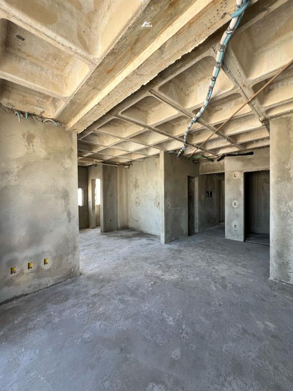 Apartamento à venda no Meia Praia: 