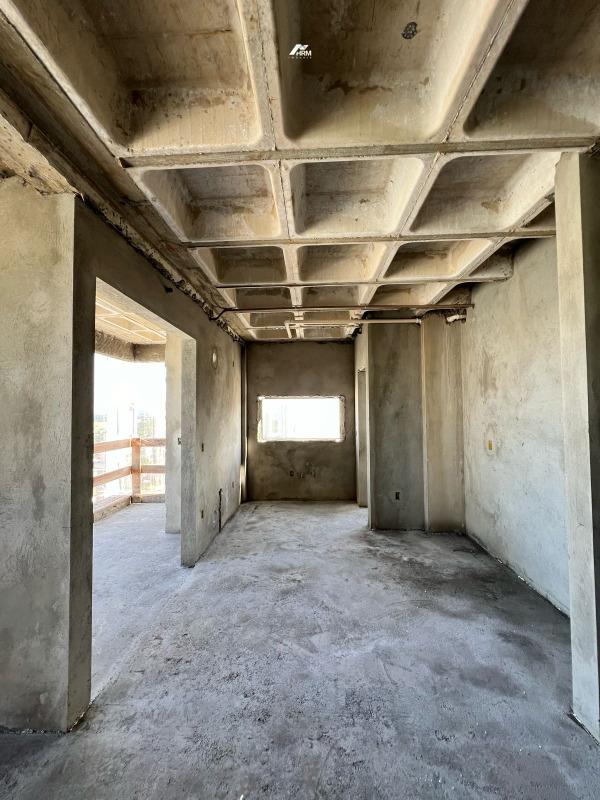 Apartamento à venda no Meia Praia: 