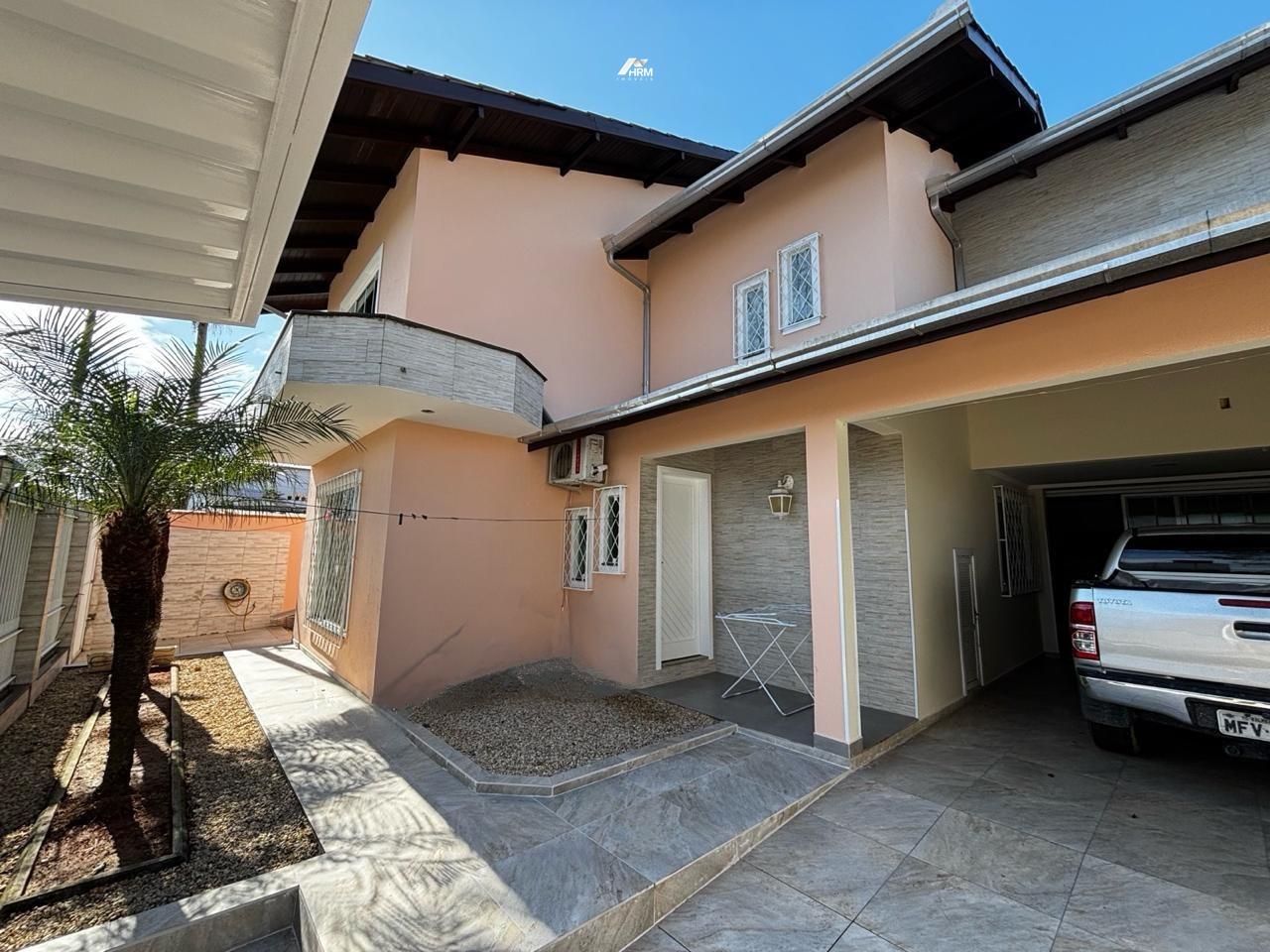 Casa à venda no Centro: 