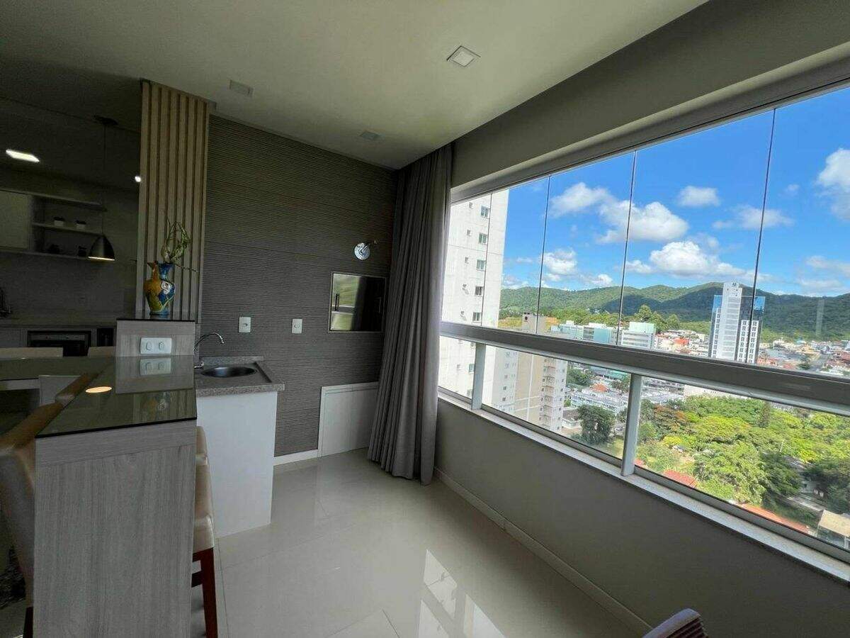 Apartamento à venda no Pioneiros: 