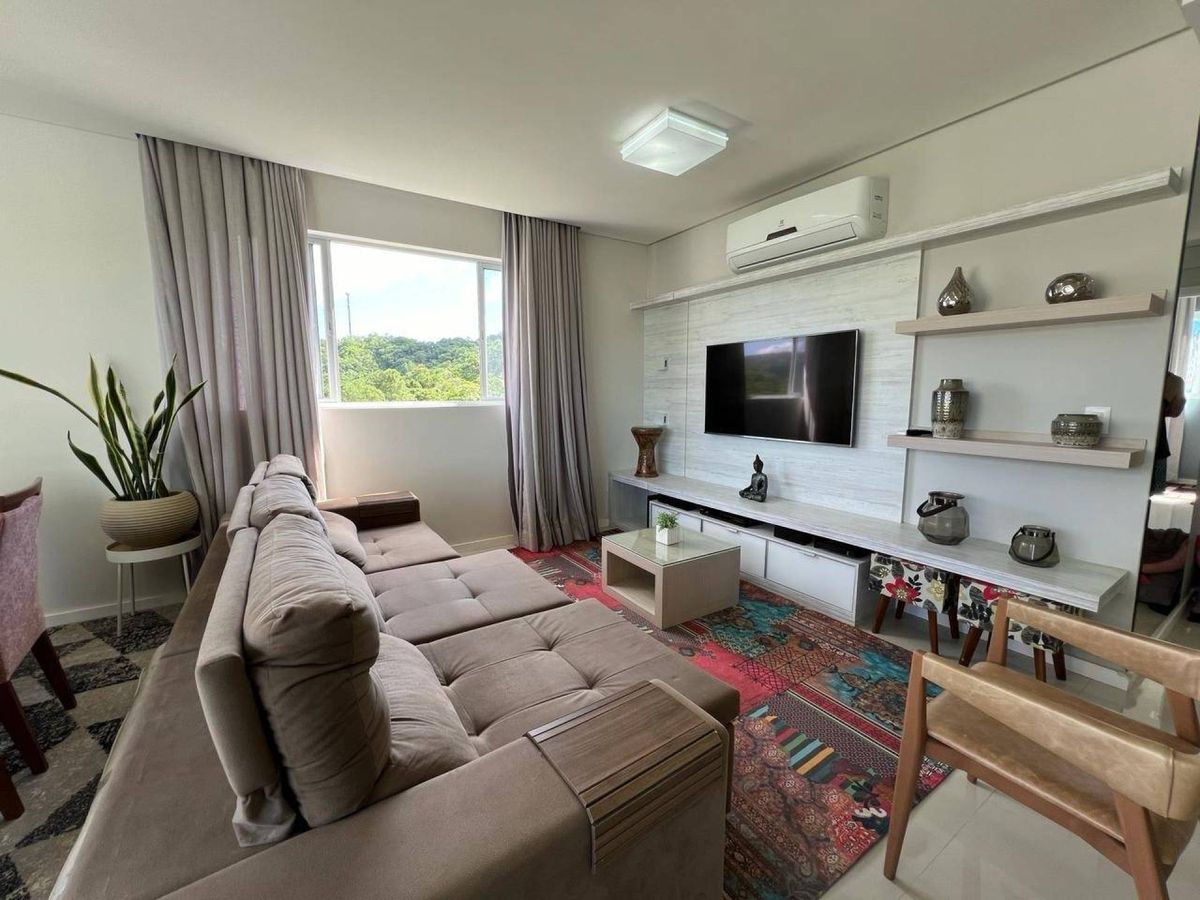 Apartamento à venda no Pioneiros: 