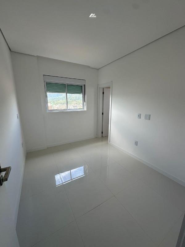 Apartamento à venda no Perequê: 