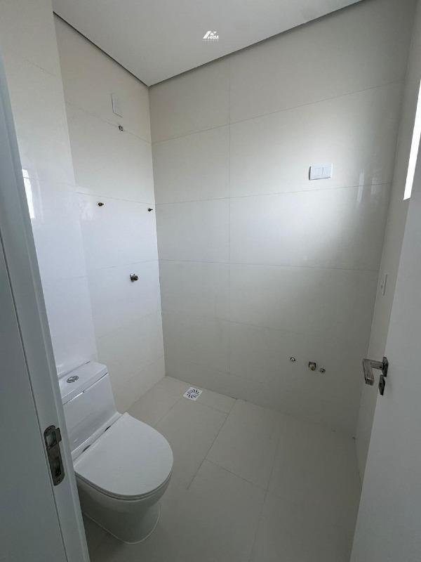 Apartamento à venda no Perequê: 