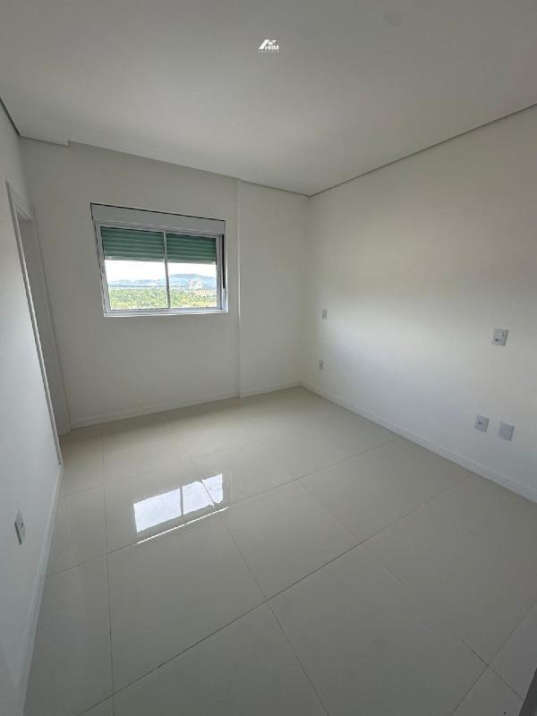 Apartamento à venda no Perequê: 