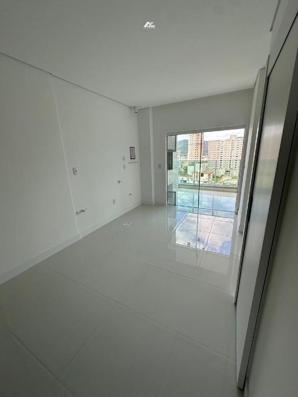 Apartamento à venda no Perequê: 