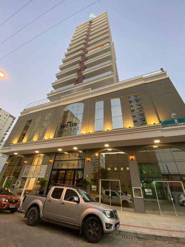 Apartamento à venda no Meia Praia: 