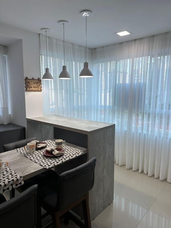 Apartamento à venda no Meia Praia: 