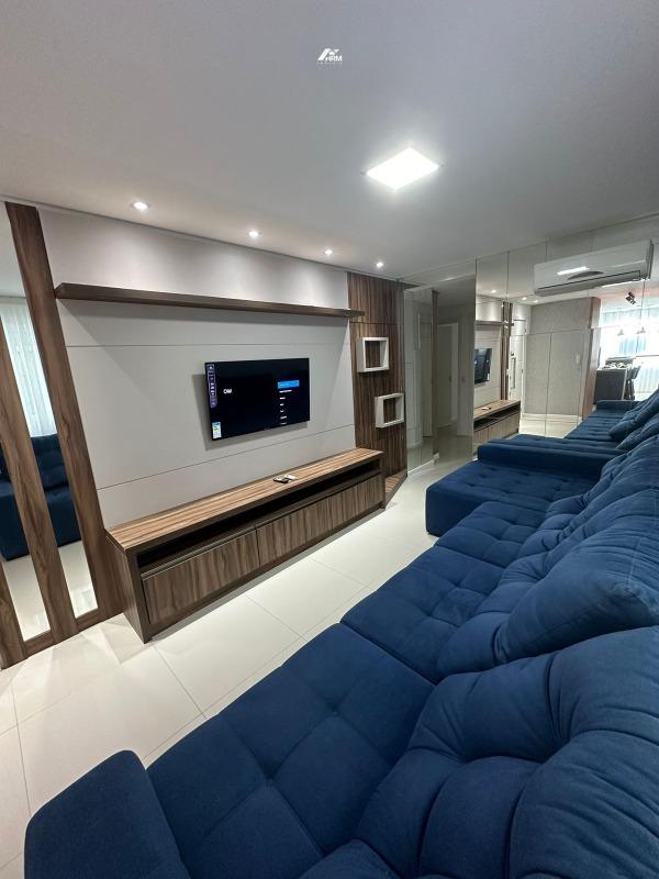 Apartamento à venda no Meia Praia: 