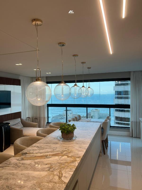 Apartamento à venda no Meia Praia: 