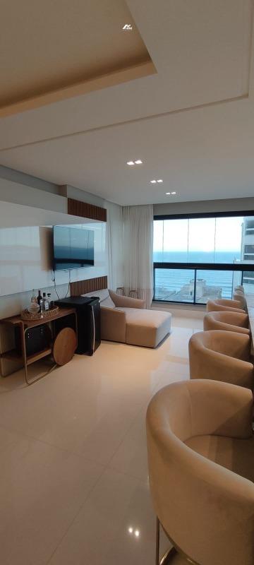 Apartamento à venda no Meia Praia: 