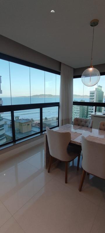 Apartamento à venda no Meia Praia: 