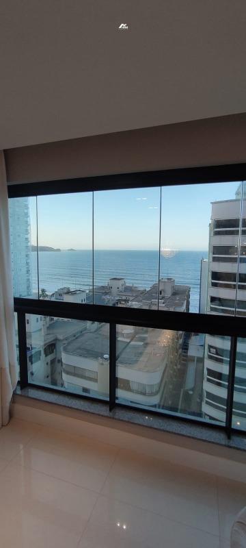 Apartamento à venda no Meia Praia: 