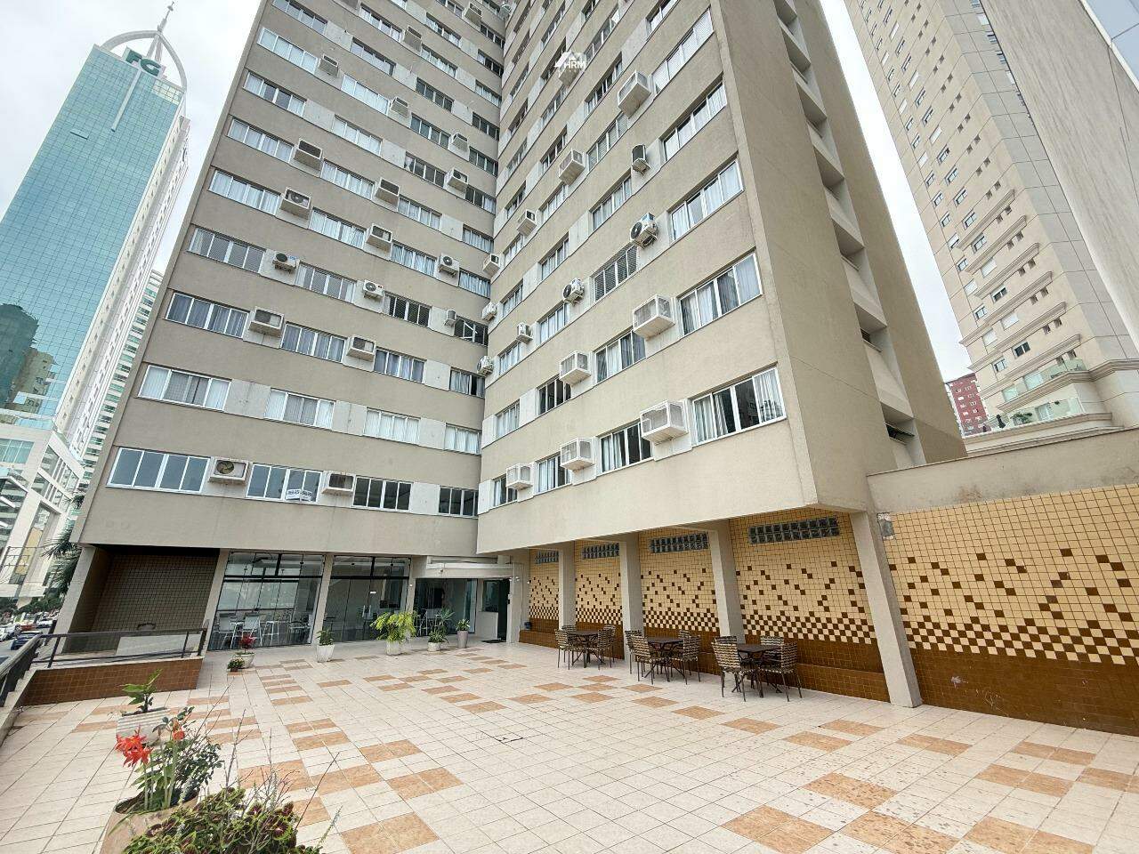 Apartamento à venda no Pioneiros: 