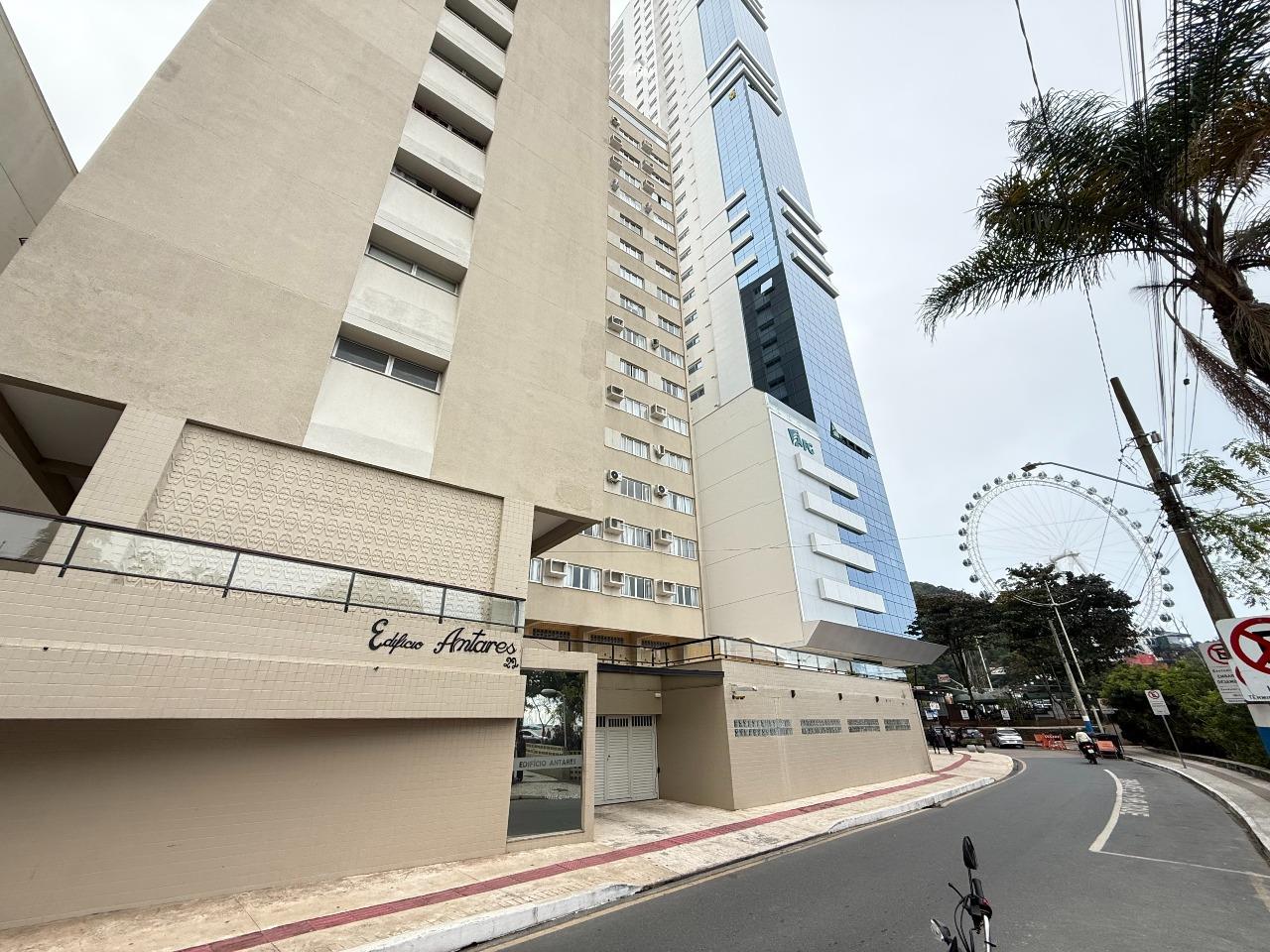 Apartamento à venda no Pioneiros: 