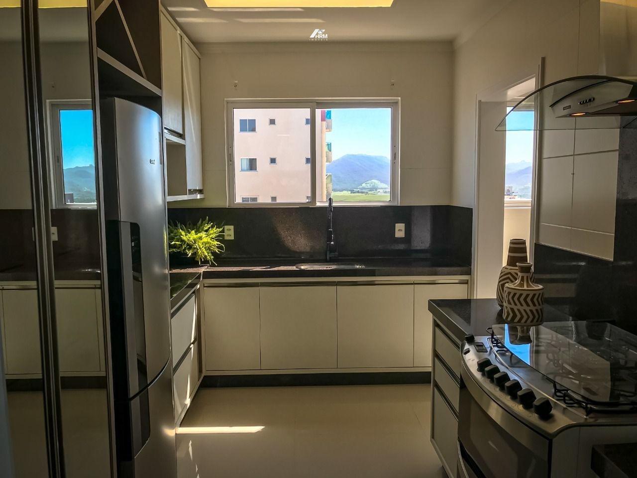 Apartamento à venda no Meia Praia: 