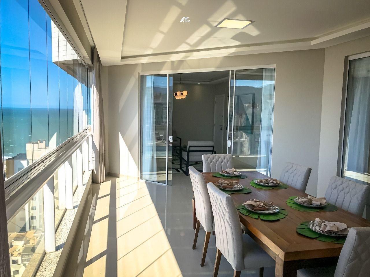 Apartamento à venda no Meia Praia: 