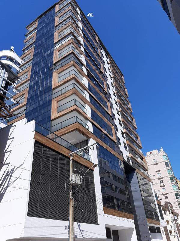 Apartamento à venda no Meia Praia: 