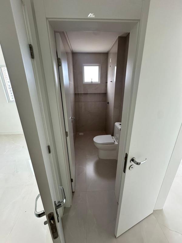 Apartamento à venda no Perequê: 