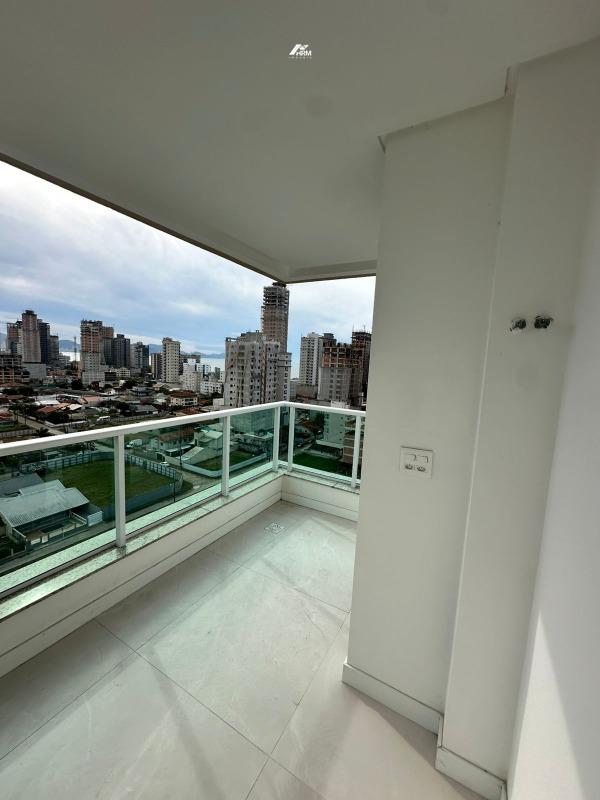 Apartamento à venda no Perequê: 