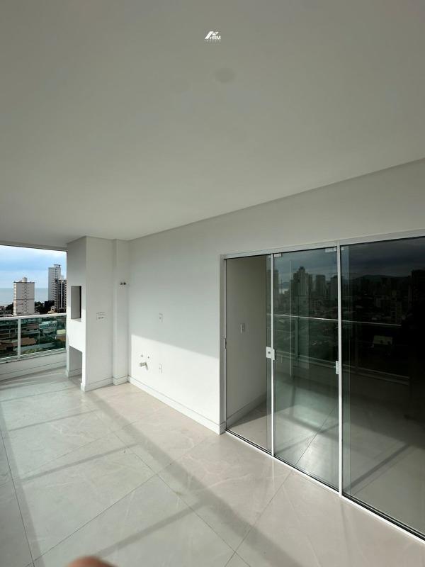 Apartamento à venda no Perequê: 