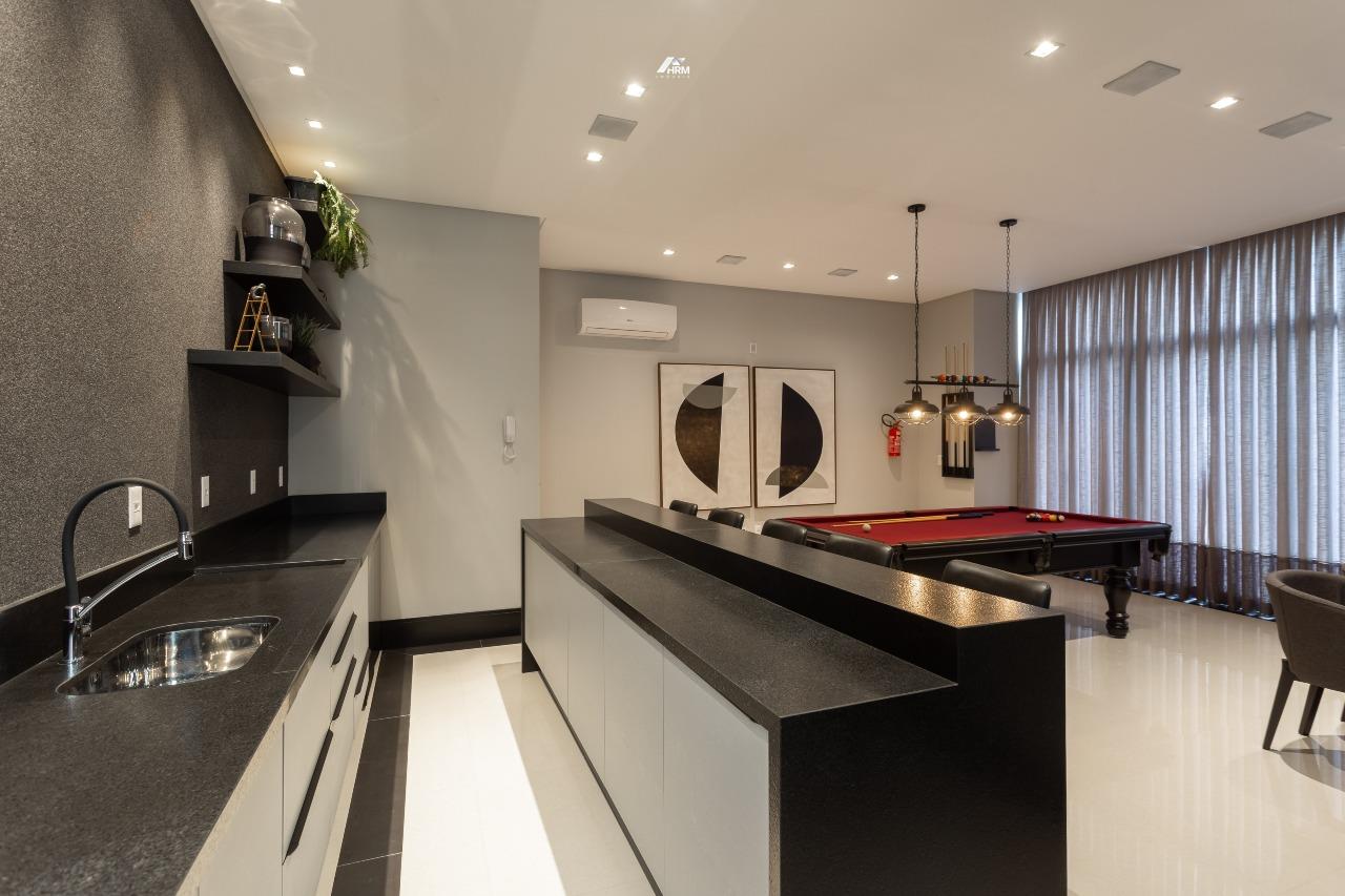 Apartamento à venda no Meia Praia: 