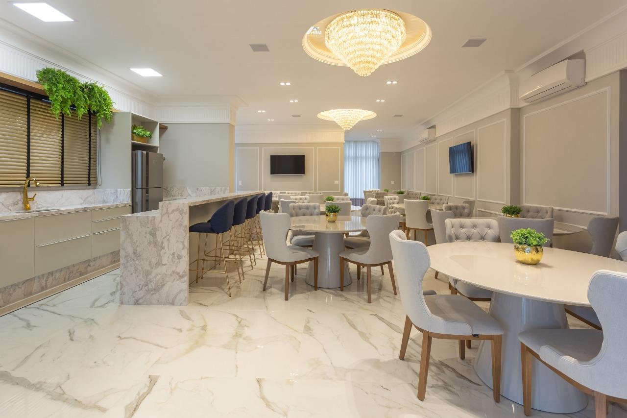 Apartamento à venda no Meia Praia: 