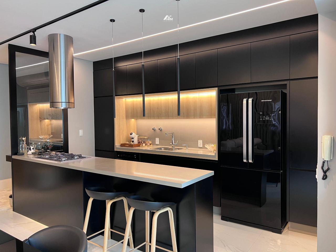 Apartamento à venda no Meia Praia: 