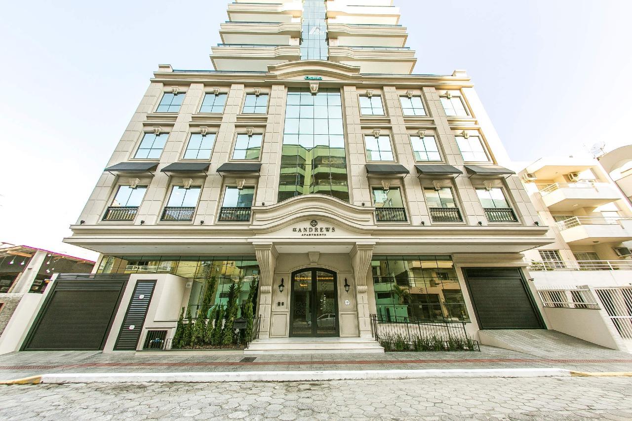 Apartamento à venda no Meia Praia: 