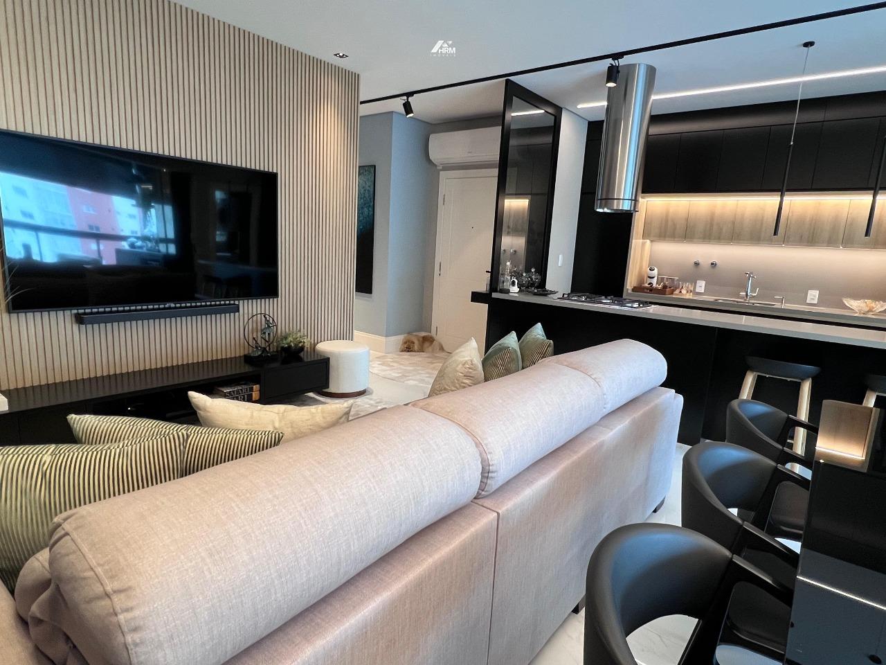 Apartamento à venda no Meia Praia: 