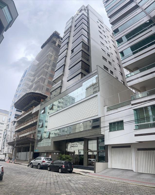 Apartamento à venda no Meia Praia: 