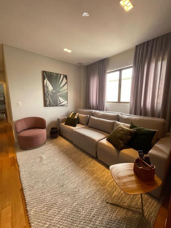 Apartamento à venda no Meia Praia: 