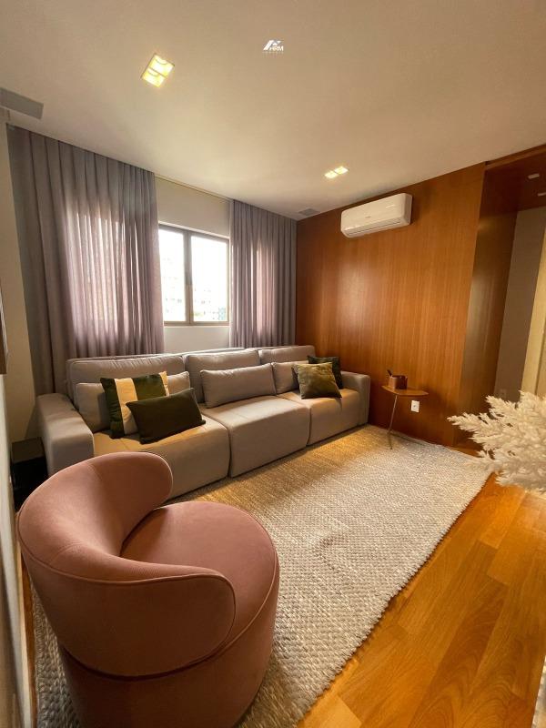 Apartamento à venda no Meia Praia: 