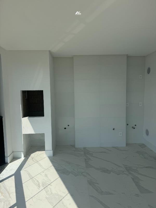 Apartamento à venda no Perequê: 