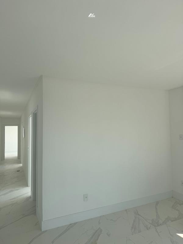 Apartamento à venda no Perequê: 