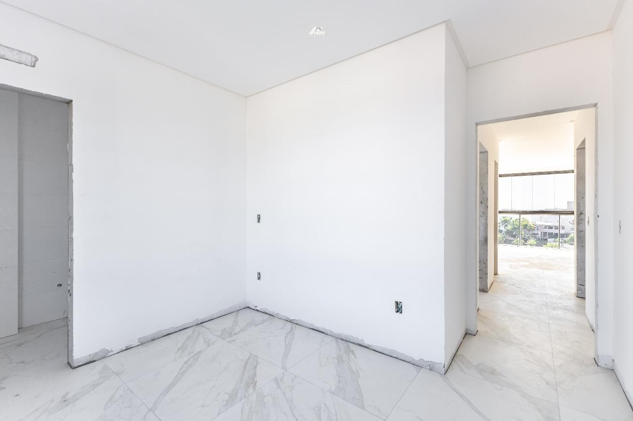 Apartamento à venda no Perequê: 