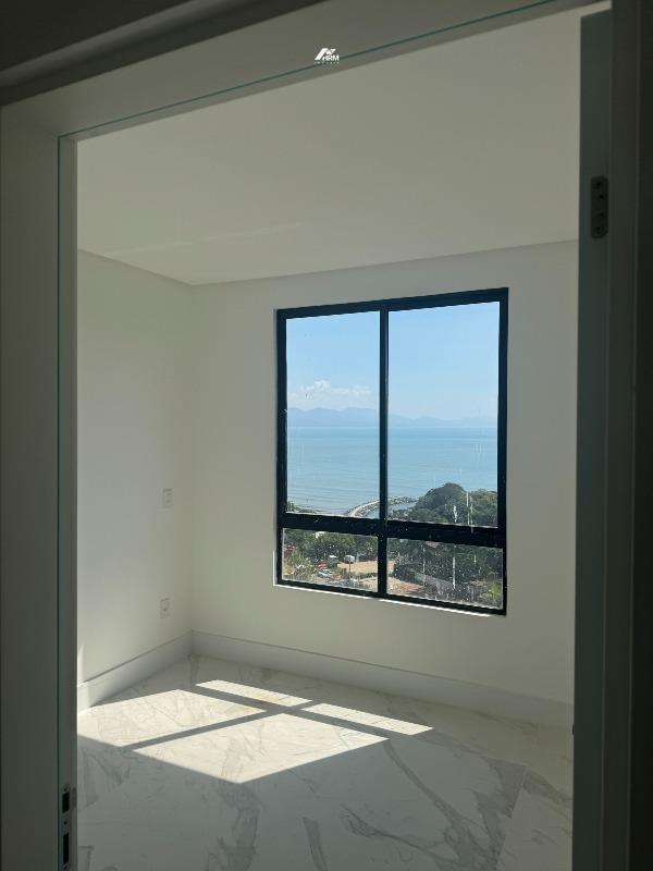 Apartamento à venda no Perequê: 