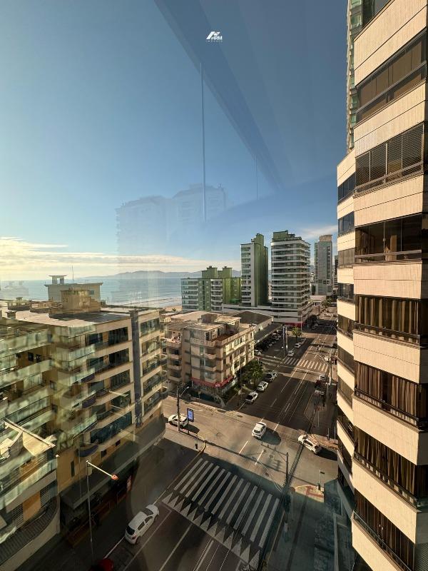 Apartamento à venda no Meia Praia: 