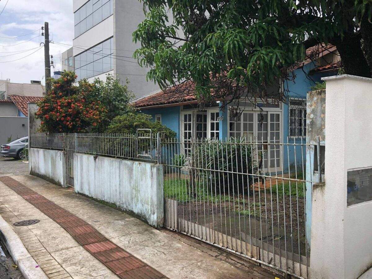 Terreno à venda no Centro: 