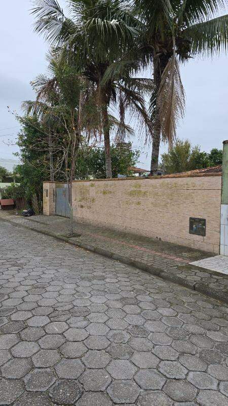 Terreno à venda no Perequê: 