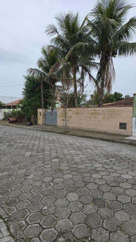 Terreno à venda no Perequê: 