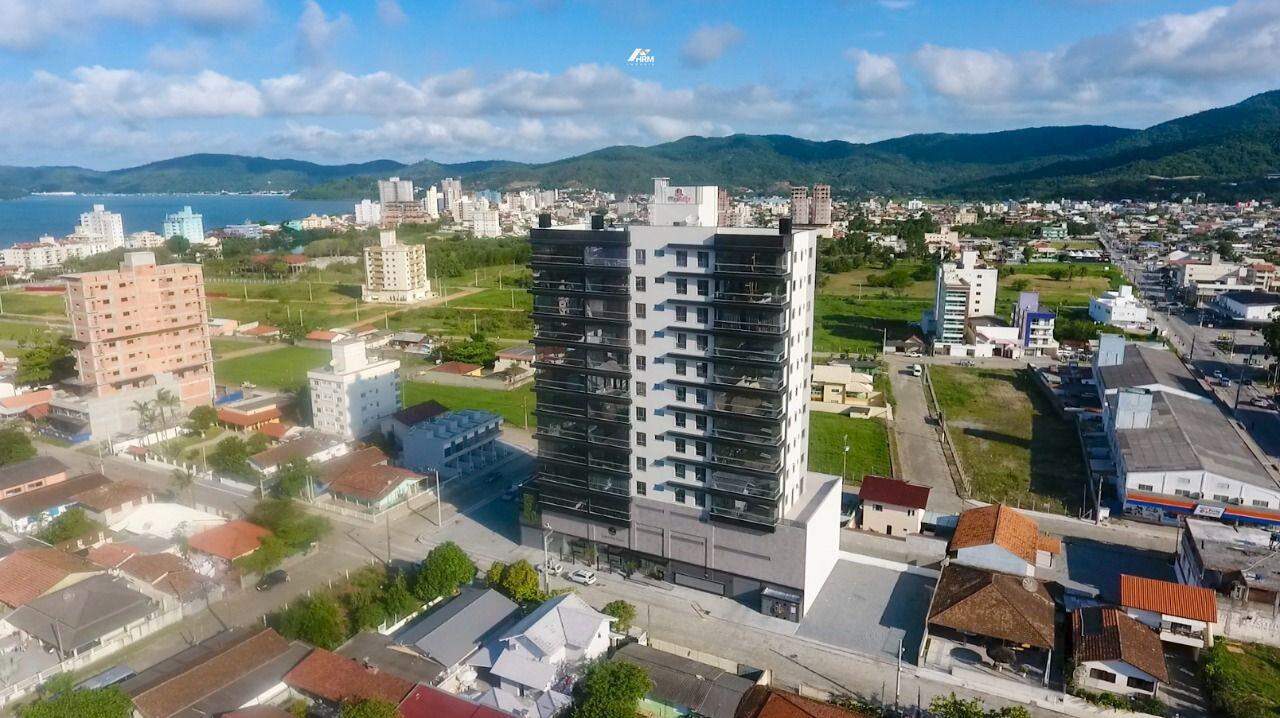 Apartamento à venda no Perequê: 