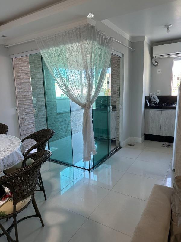 Apartamento à venda no Perequê: 