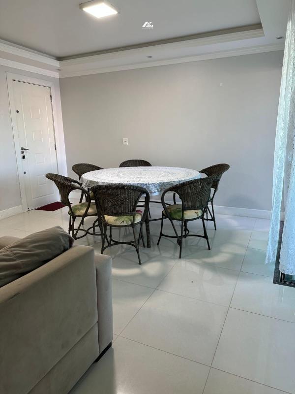 Apartamento à venda no Perequê: 