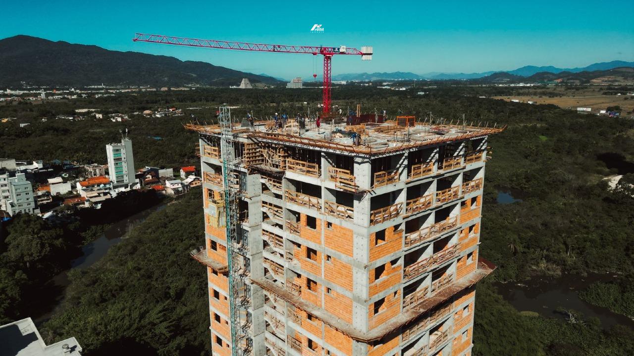 Apartamento à venda no Meia Praia: 