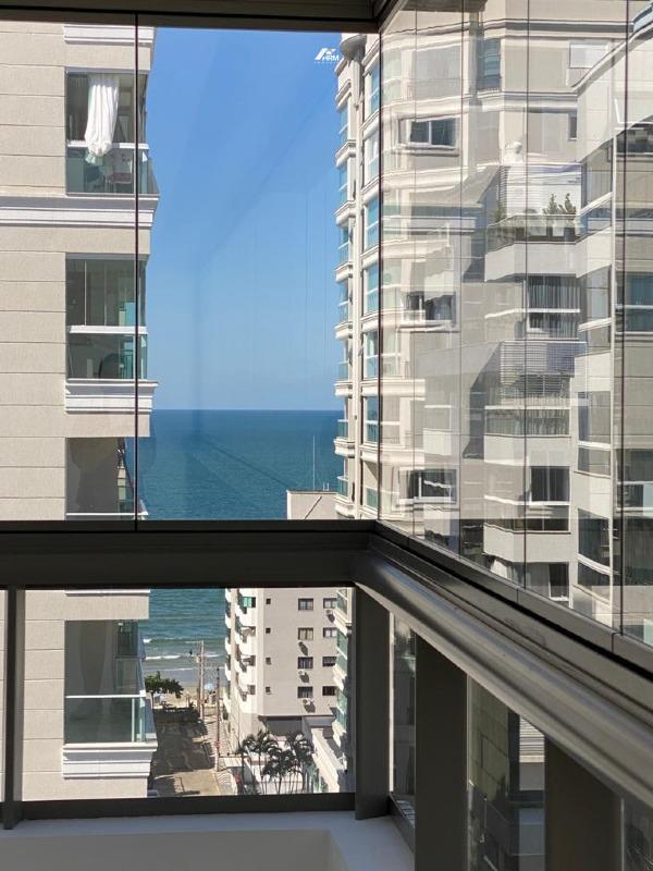 Apartamento à venda no Meia Praia: 